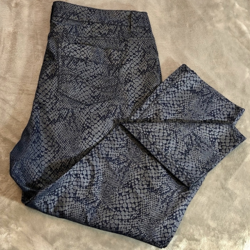 Penningtons Blue Grey Snake Print Pattern Jeans Pants - 24